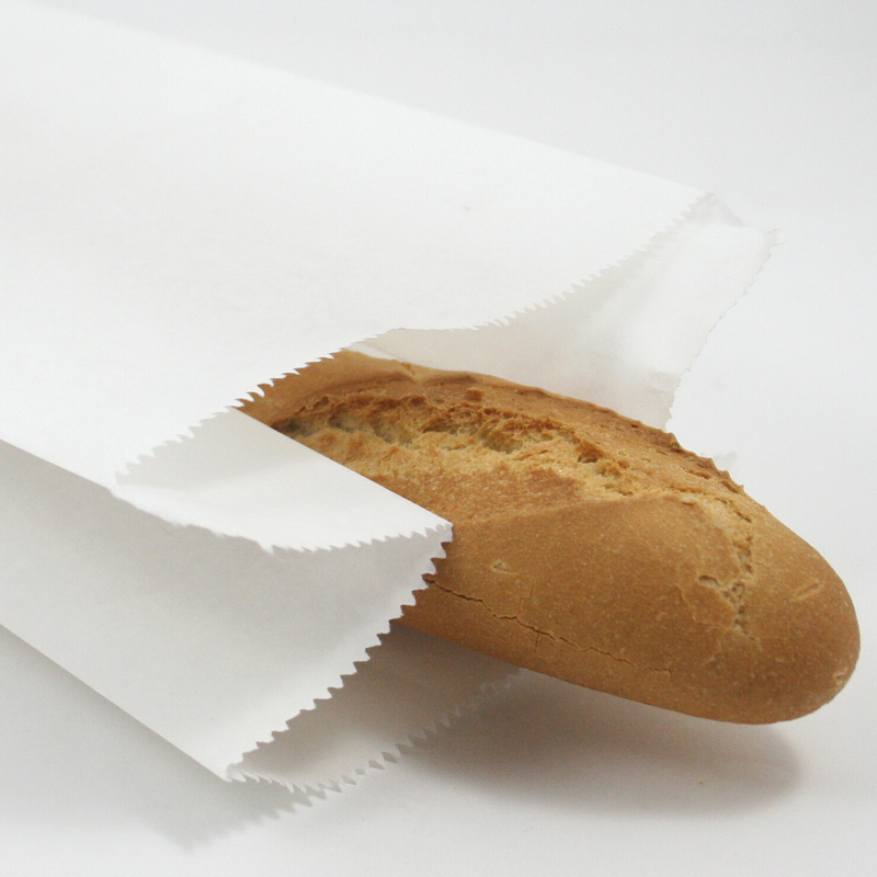 Dettaglio apertura busta di carta bianca con pane dentro