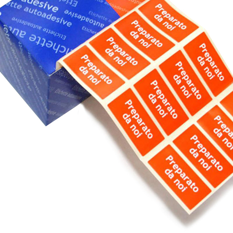 Etichette rosse con scritta bianca preparato da noi 