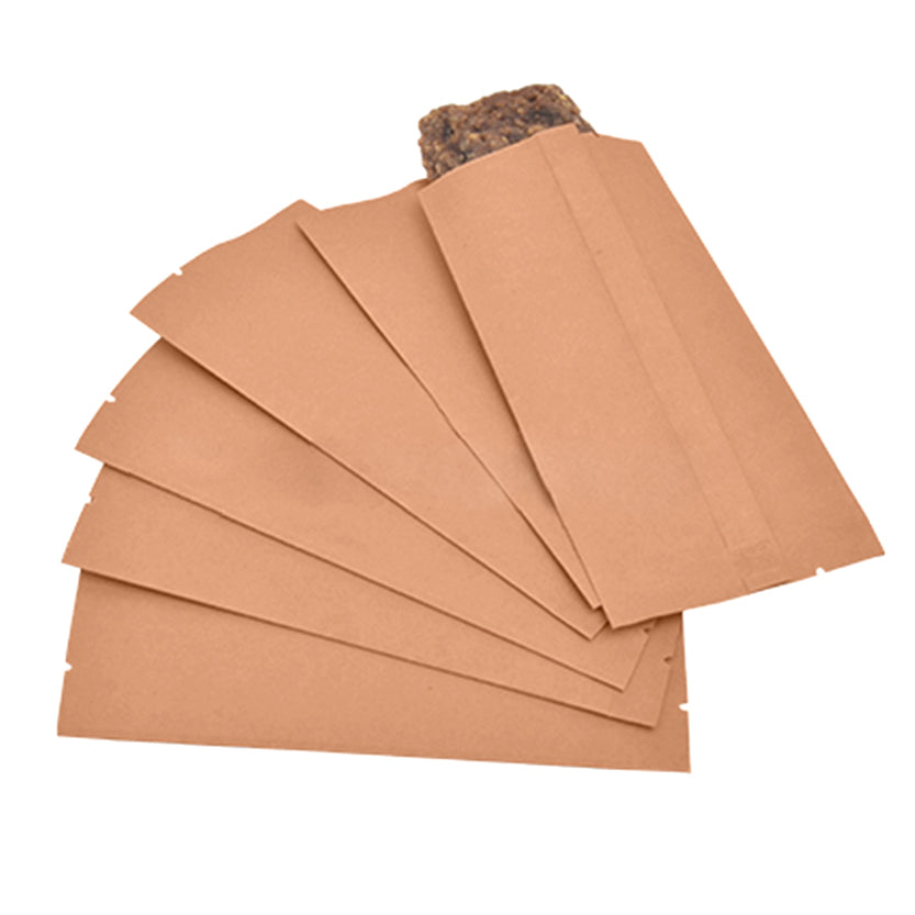 Sacchetti di carta color avana , sei, stesi