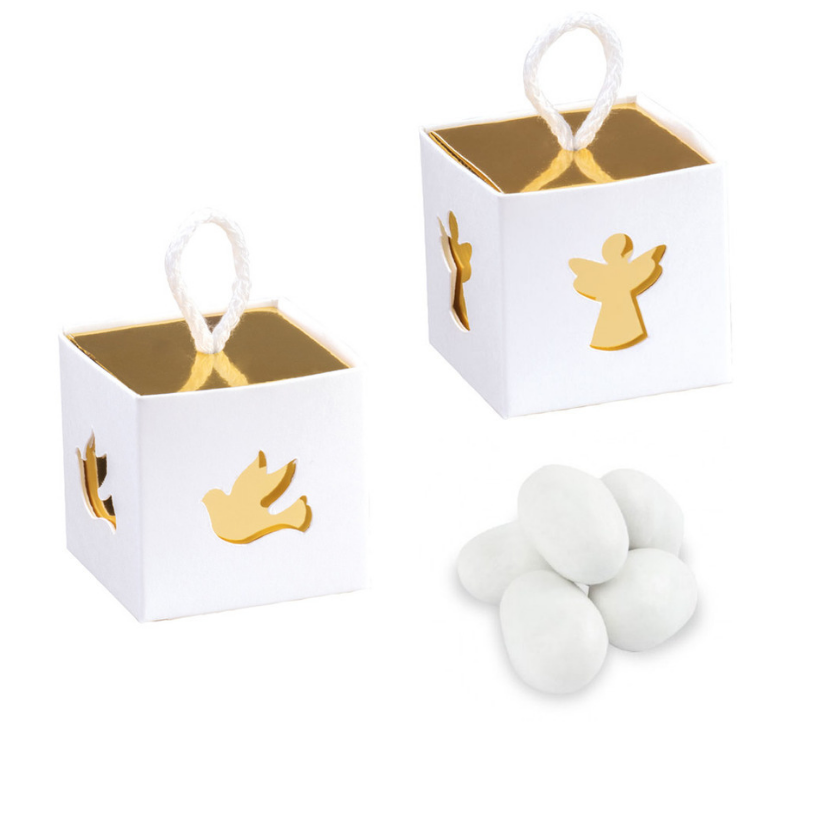 Scatole porta confetti  quadrata con rilievo oro una colomba ed in altra un angelo e dei confetti vicino 