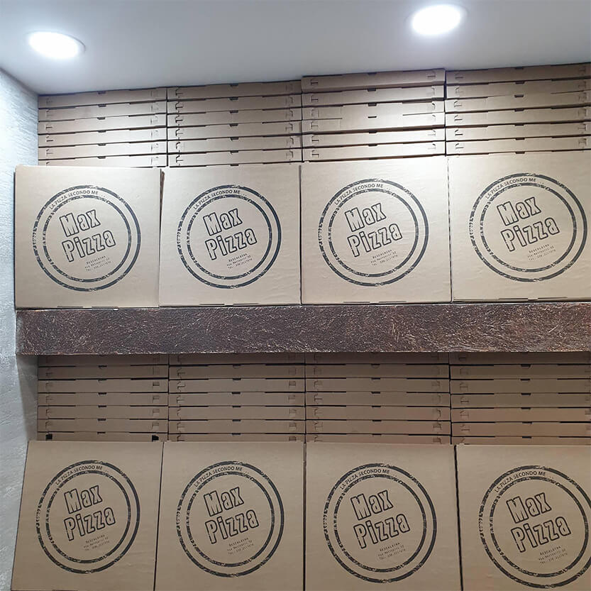 Muro di scatole per pizza color avana personalizzate 